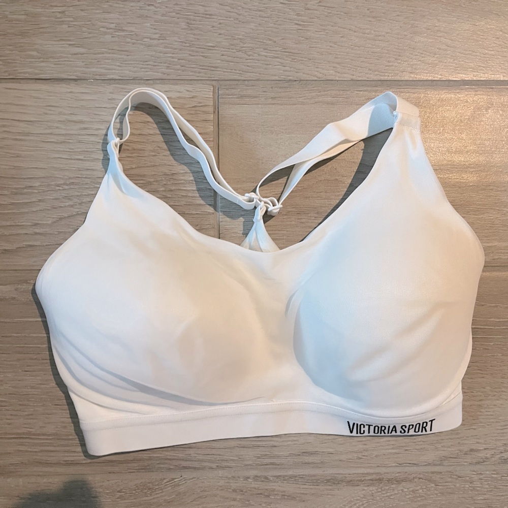 Victoria Secret 32DD Lightweight Sports Bra